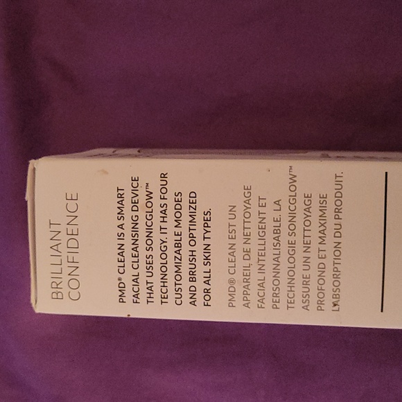 New PMD Clean Smart Facial Cleansing Device - Picture 3 of 4